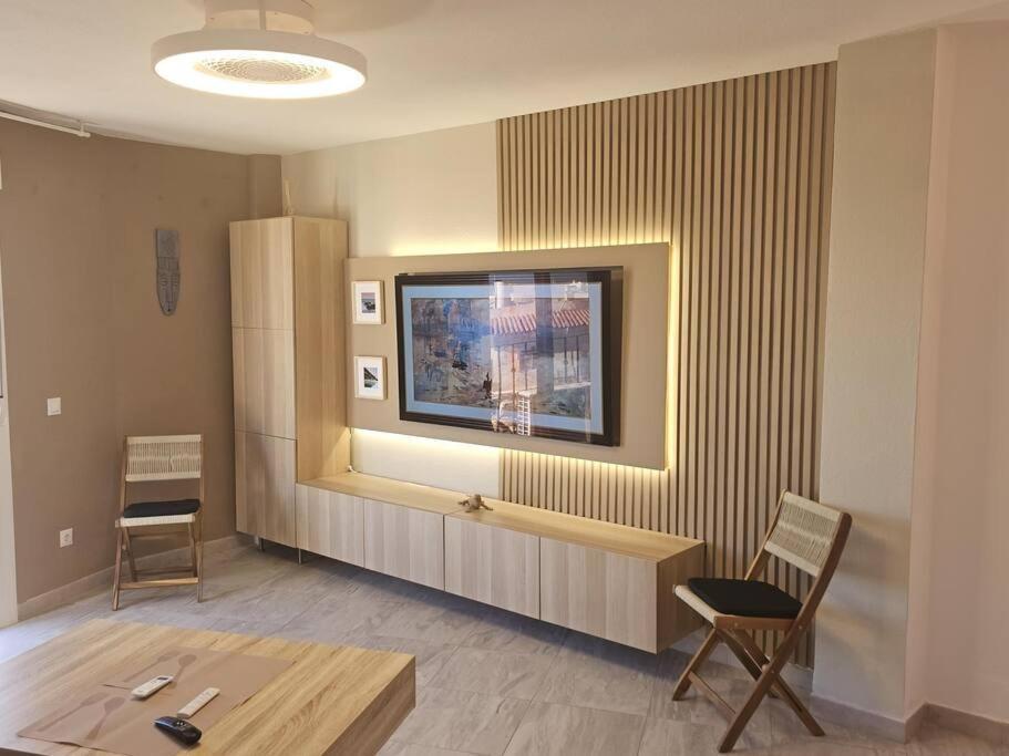Symphony Sunrise, With Stunning Sea Views And Short Walk To The By Namaste Elite Apartament