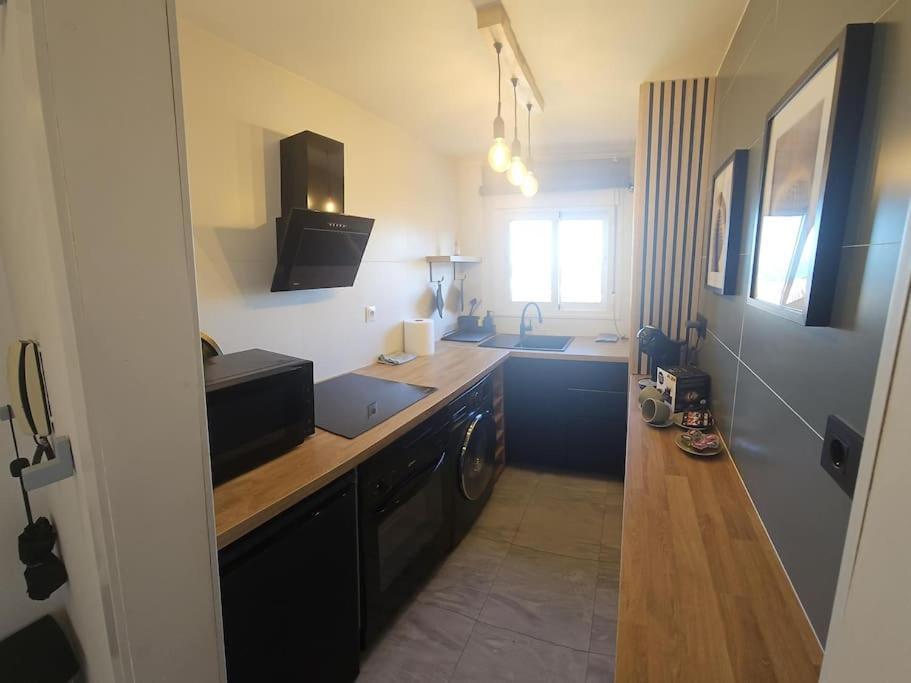 Symphony Sunrise, With Stunning Sea Views And Short Walk To The By Namaste Elite Apartament