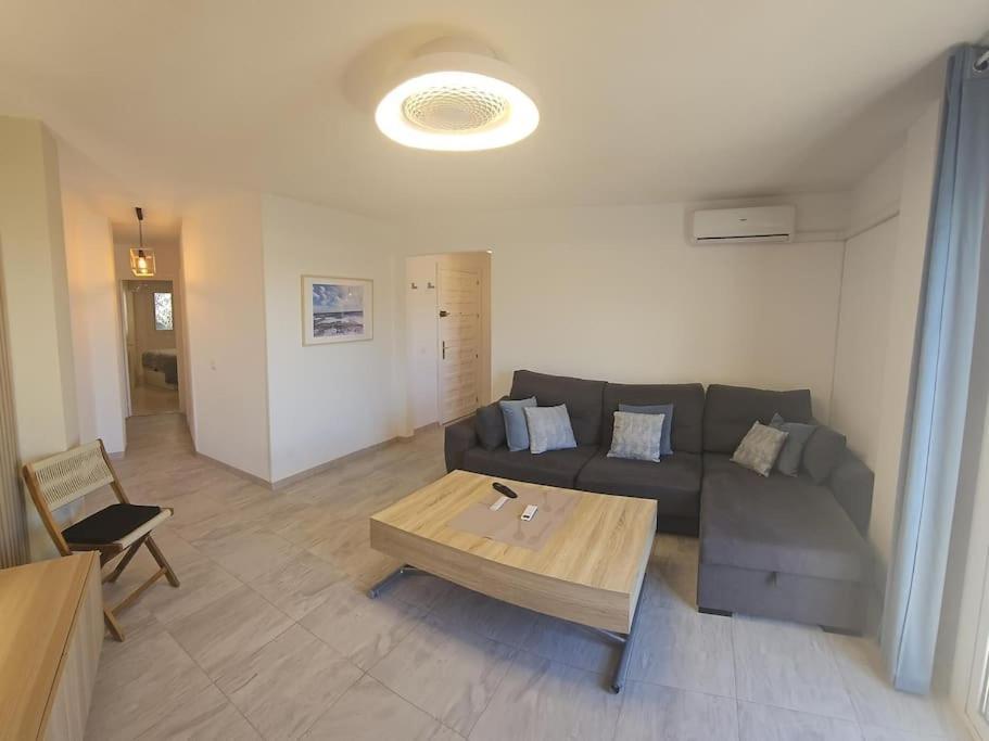 Symphony Sunrise, With Stunning Sea Views And Short Walk To The By Namaste Elite Appartamento Torremolinos