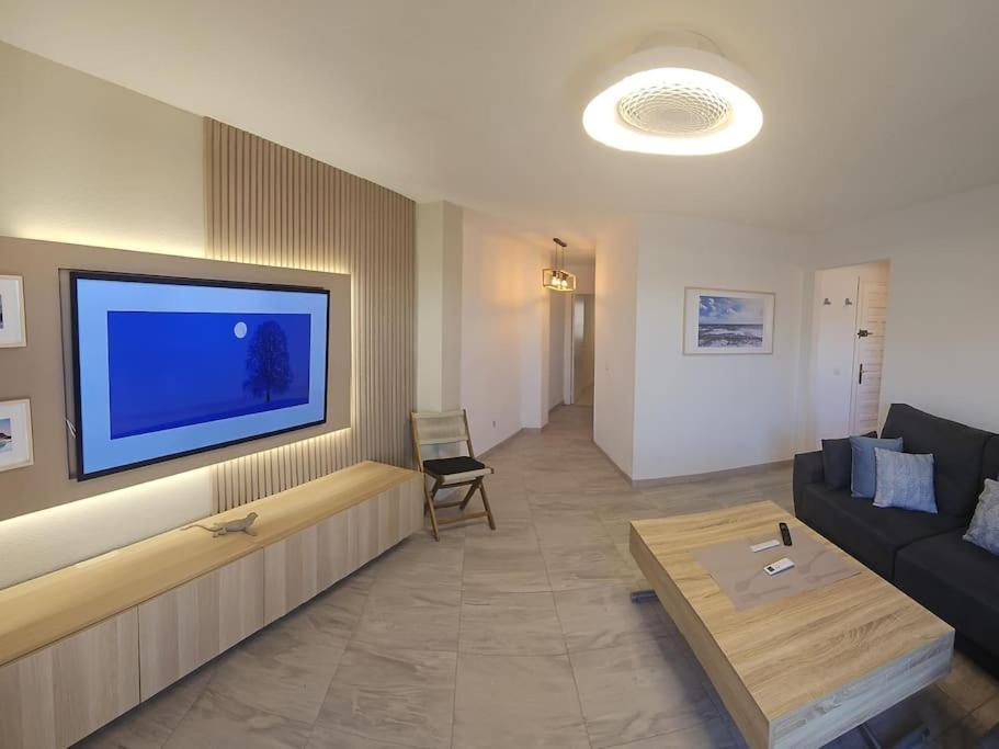 Symphony Sunrise, With Stunning Sea Views And Short Walk To The By Namaste Elite Appartamento *