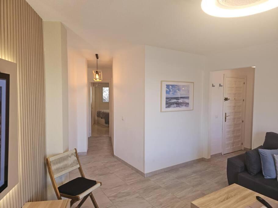 Appartamento Symphony Sunrise, With Stunning Sea Views And Short Walk To The By Namaste Elite *